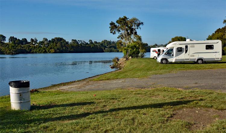 Parking overlooking the Waikato river