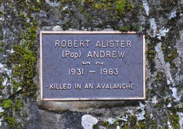 Memorial Plaque to Robert Alister Andrew
