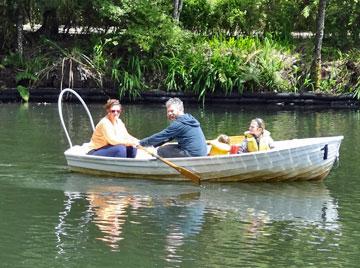 Family enjoying the lake at Pukekura Domain