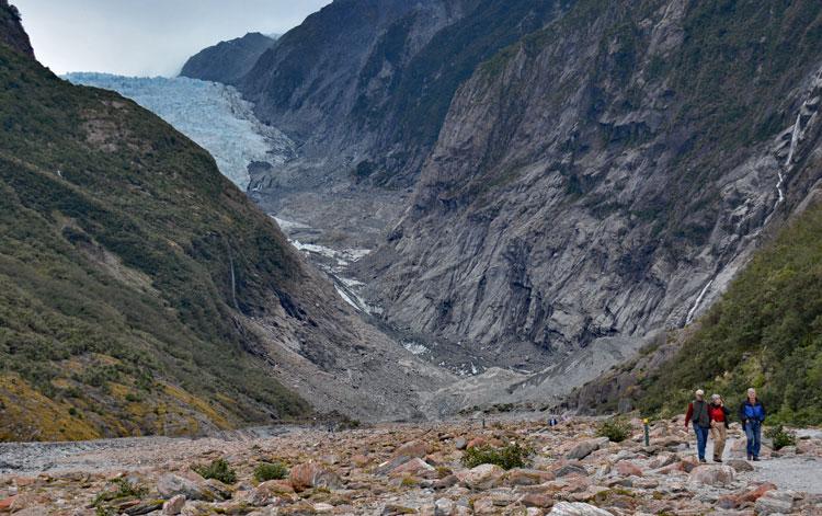 Visitors returning from the Franz Josef Glacier