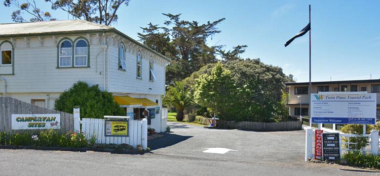 The entrance to the Twin Falls Tourist Park