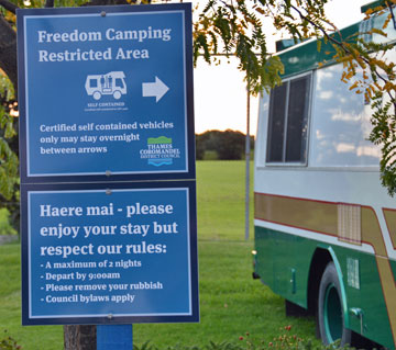 Freedom Camping sign