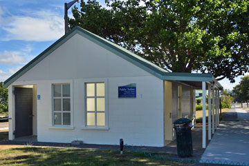 Public toilets at the Kenny St reserve