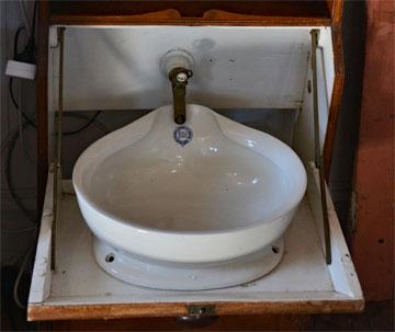 Foldaway toilet from the Elingamite shipwreck