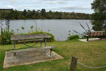 Picnic area beside the roadside parking