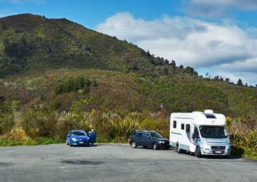 Parking area at the Waipunga Falls lookout