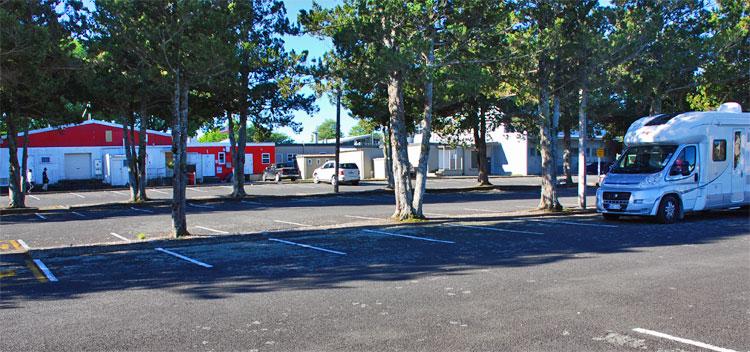 Parking behind the town centre