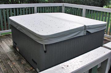 Covered spa pool