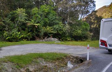 Limited parking at the northern end of the Moki Tunnel
