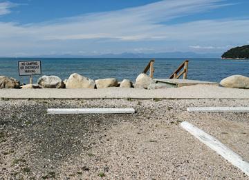 Access to the beach - a short walk from the campsite