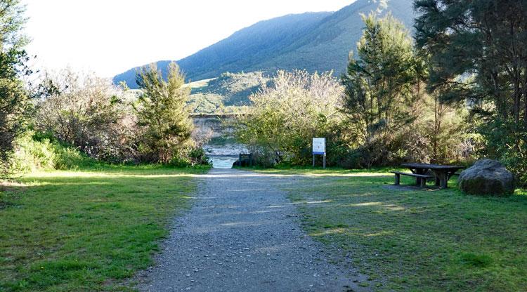 Walking track to the falls