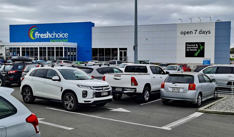 Entrance to the Fresh Choice supermarket