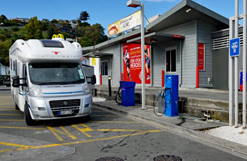 Parking by the public dump station