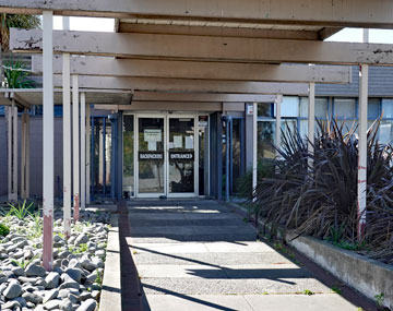 Hotel entrance to reception