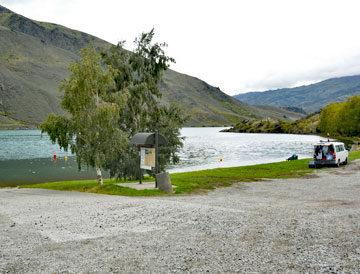 Parking overlooking the Clutha river