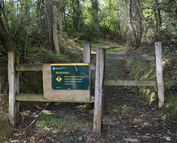 Entrance to the track to the Mt Stuart tunnel
