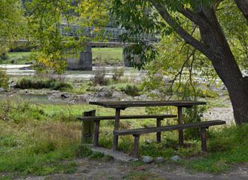 Picnic table