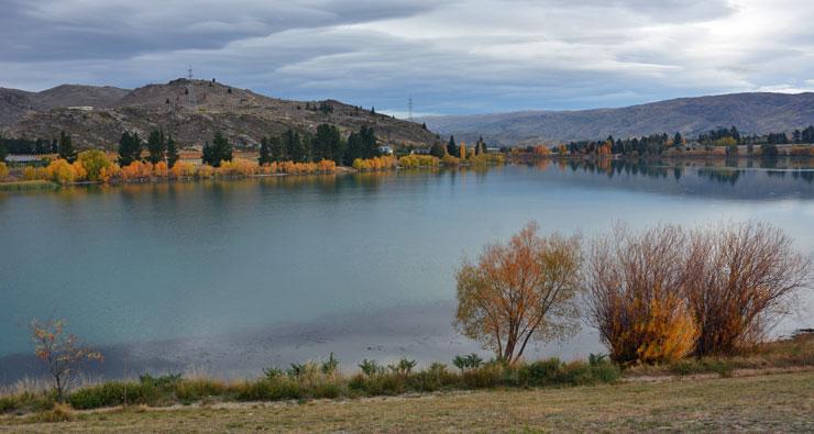 View out over the Clutha river in autumn
