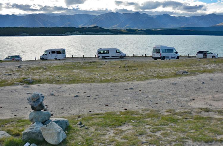 Motorhome parking along the lakefront
