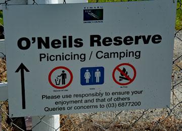 O'Neils Reserve picnicing and camping sign