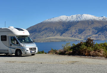 Parking at the Lake Wanaka Lookout