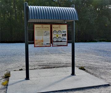 Sign detailing the history of Lindis Pass during the gold rush