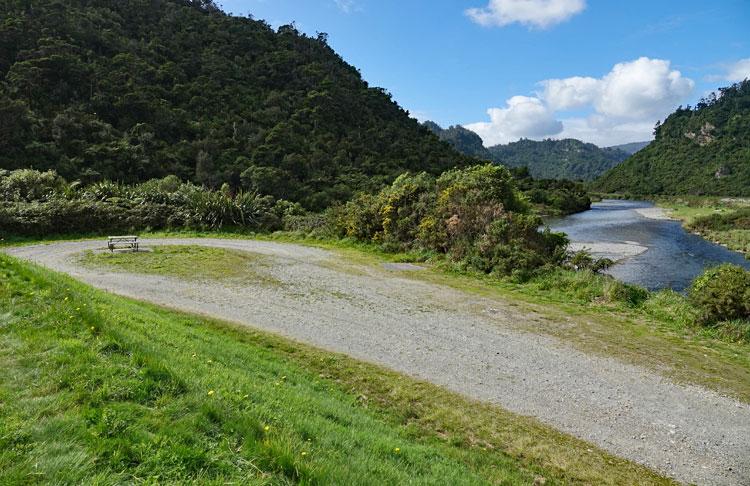 Another parking area on the other side of the coast road