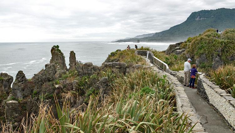 Path along the coastline