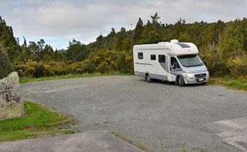 Small parking area near the monument