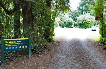 Entrance to the Kahikatea Flat campground