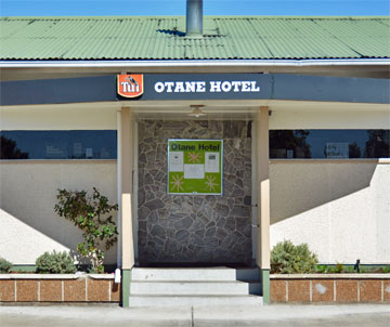 Entrance to the Otane hotel