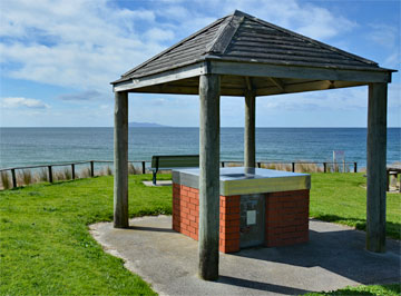 Barbeque overlooking the beach