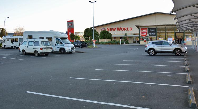 Large parking area for the supermarket